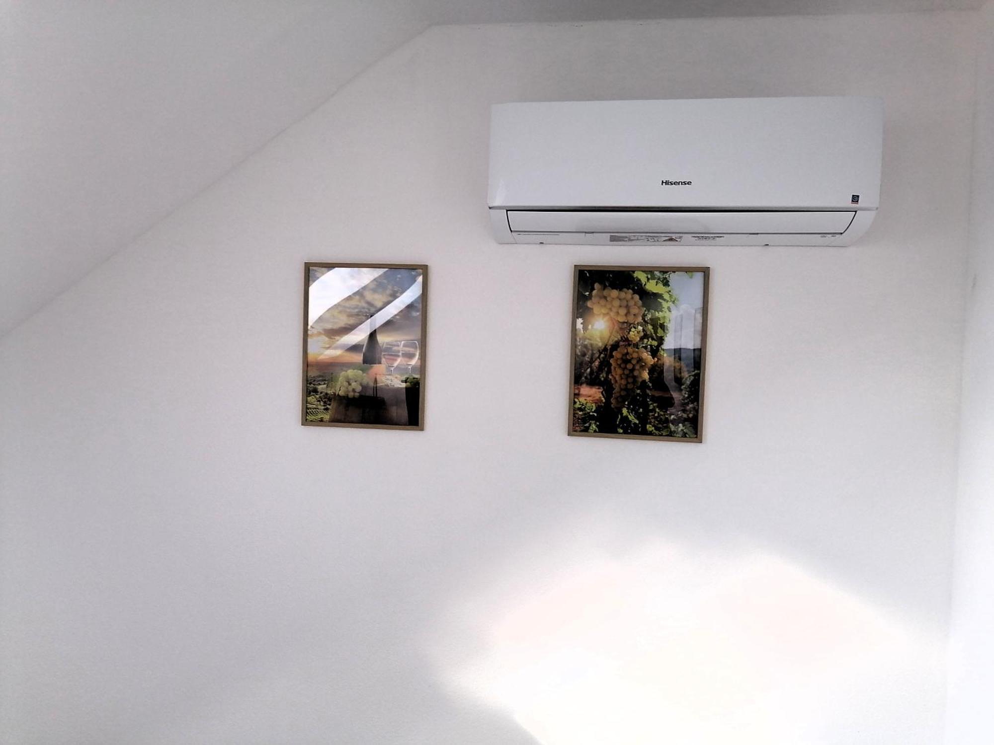 Vino Andrusiow Apartment Znojmo Luaran gambar