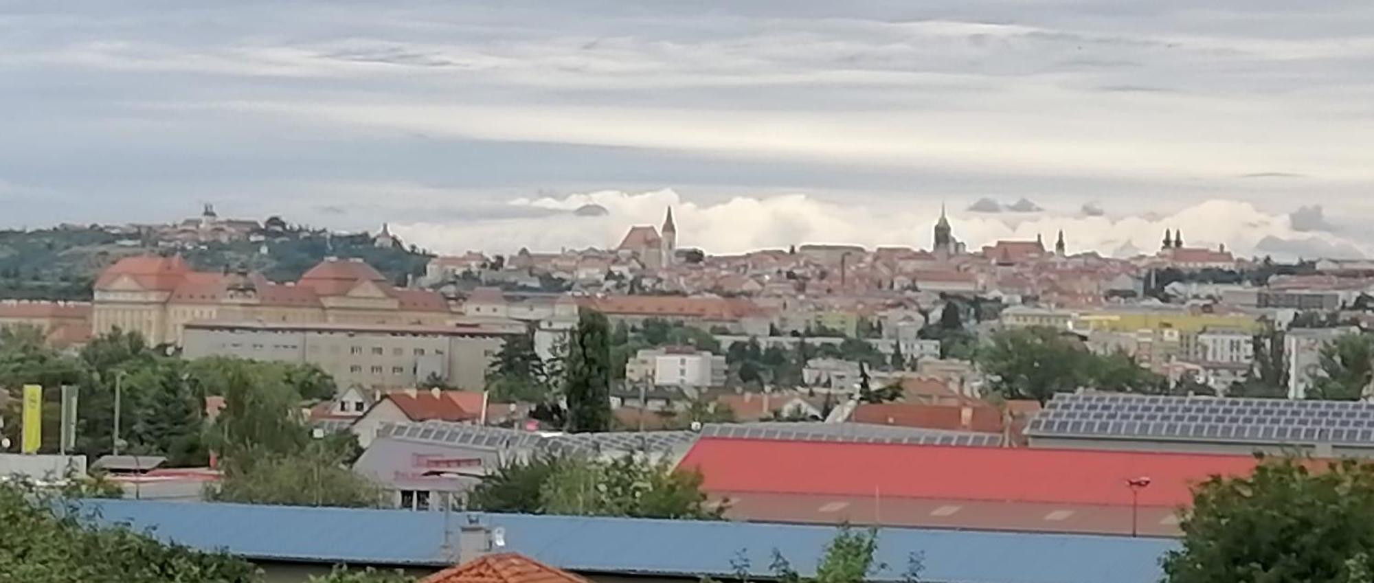 Vino Andrusiow Apartment Znojmo Luaran gambar